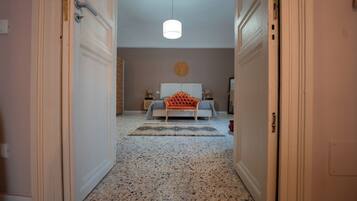 Iron/ironing board, free WiFi