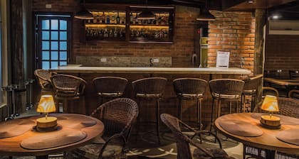 2 Comfortable Double Twin Room Set Amid Forest Canopy with Easy Access to Trail