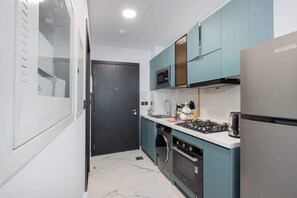 Studio | Internet - Al Barsha Apartment Sleeps 2 With a Swimming Pool (Dubai)