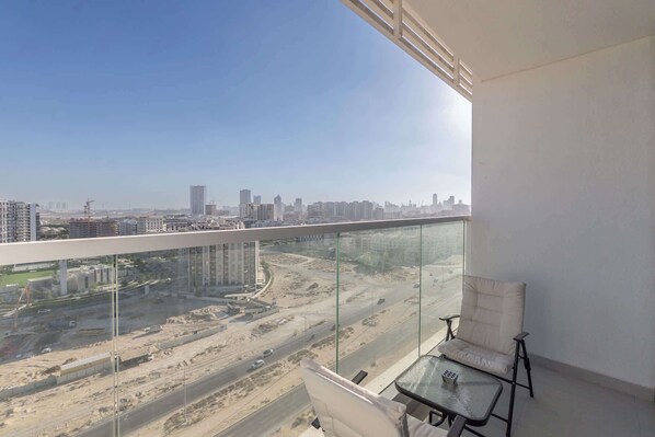 Studio | Internet - Al Barsha Apartment Sleeps 2 With a Swimming Pool (Dubai)