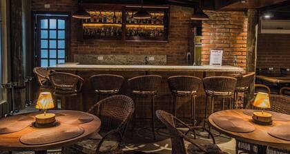 3 Double Room in a Nature-Filled Setting with Trails, Rivers, and Canyon Views