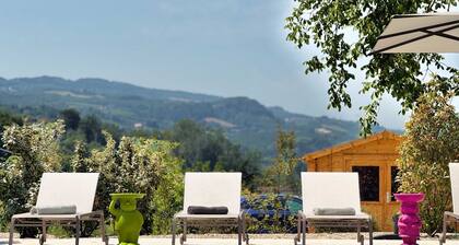 Casale Bera, hills view, private pool and garden