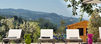 Casale Bera, hills view, private pool and garden