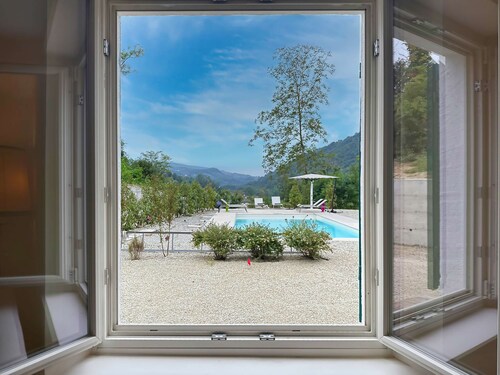 Casale Bera, hills view, private pool and garden