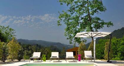 Casale Bera, hills view, private pool and garden