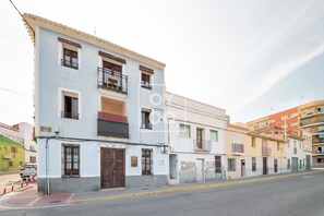 Exterior - Luz del Faro, with seaview, by OYOOSTAYS (La Vila Joiosa)