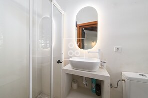 Hair dryer, towels