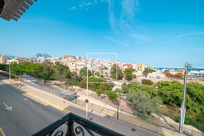 Balcony - Luz del Faro, with seaview, by OYOOSTAYS (La Vila Joiosa)
