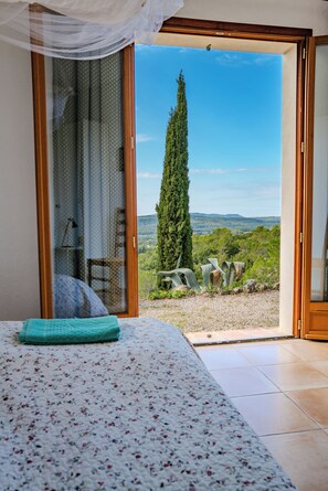 4 soverom, strykejern/-brett, wi-fi og sengetøy