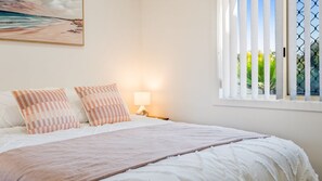 5 bedrooms, internet, bed sheets