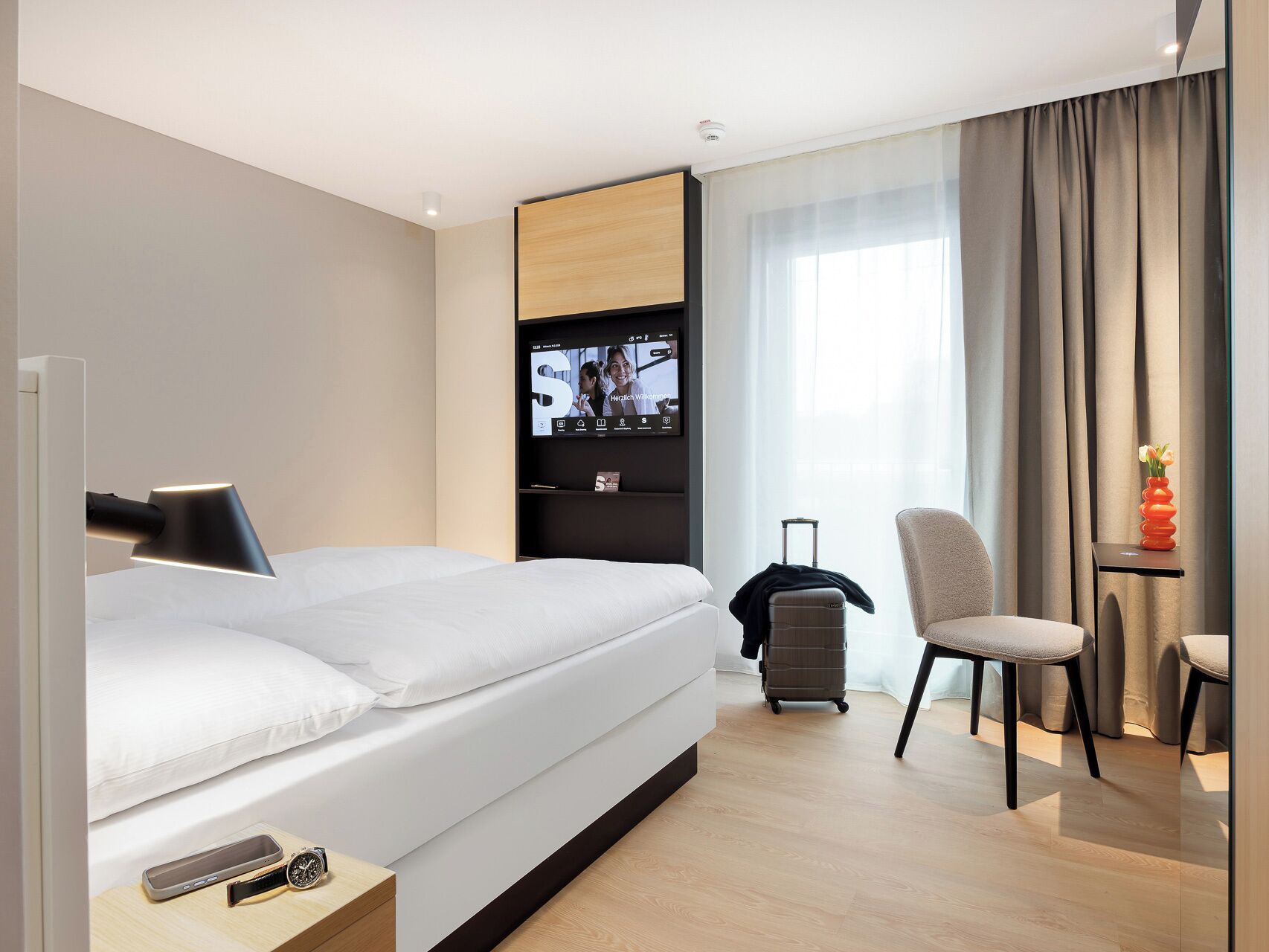 Studio L | Allergivenligt sengetøj, mørklægningsgardiner, strygejern/strygebræt