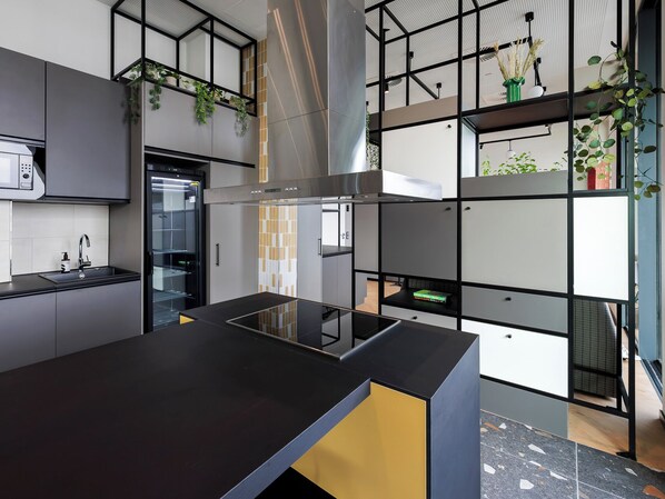 Dụng cụ pha espresso, ấm điện 