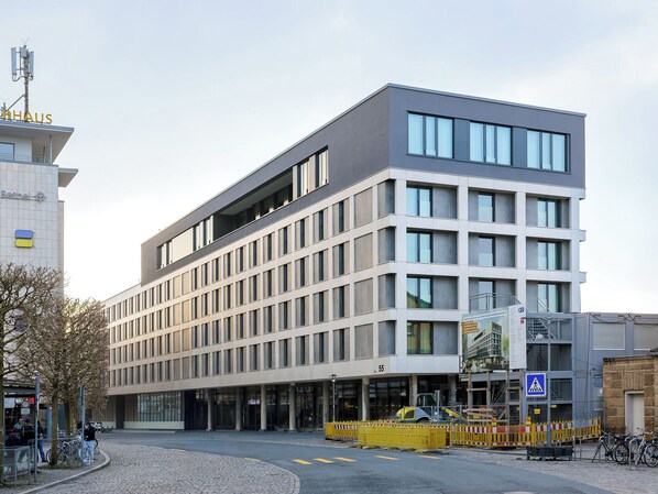 Vista frontal de la propiedad