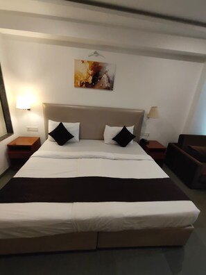 غرفة مزدوجة عادية - منظر للمدينة | واي فاي مجانًا وملاءات أسرّة