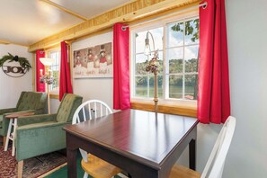 Dining - Historic Water's Edge Cottage 7 (Rockaway Beach)