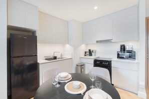 Apartment | 1 bedroom, Internet - Dubai Creek Harbour Sleeps 4 With Big Balcony (Dubai)