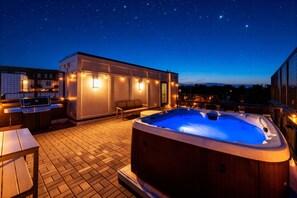 House | 3 bedrooms, desk, Internet - Rooftop Hot Tub Skyline Views Near Broadway (Nashville)
