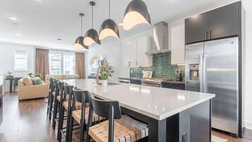 House | 4 bedrooms, Internet