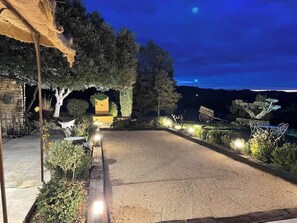 5 bedrooms, Internet - Villa in Murs Heart of the Luberon (Murs)