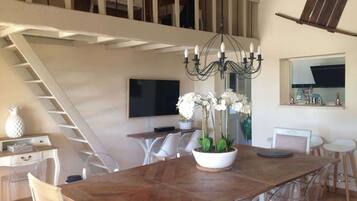 House | 5 bedrooms, Internet