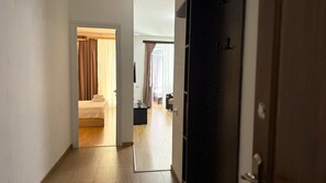 Ropa de cama hipoalergénica y cortinas blackout 