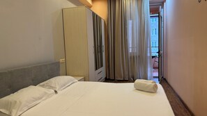 Comfort Apartment, 1 Bedroom, Balcony, City View | Hypo-allergenic bedding, blackout drapes, soundproofing
