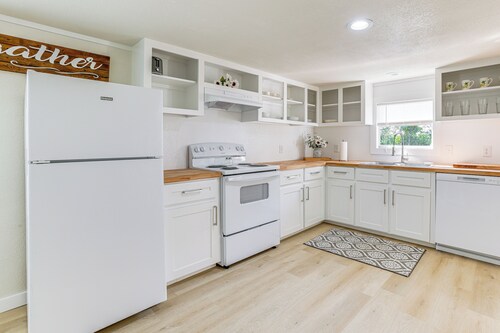 'crosby Huffman Hideaway' Serene Escape w/ Yard