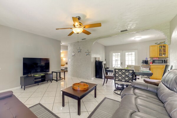 Fenced-in Yard! Home 3 Mi To Hard Rock Stadium - Miramar, FL