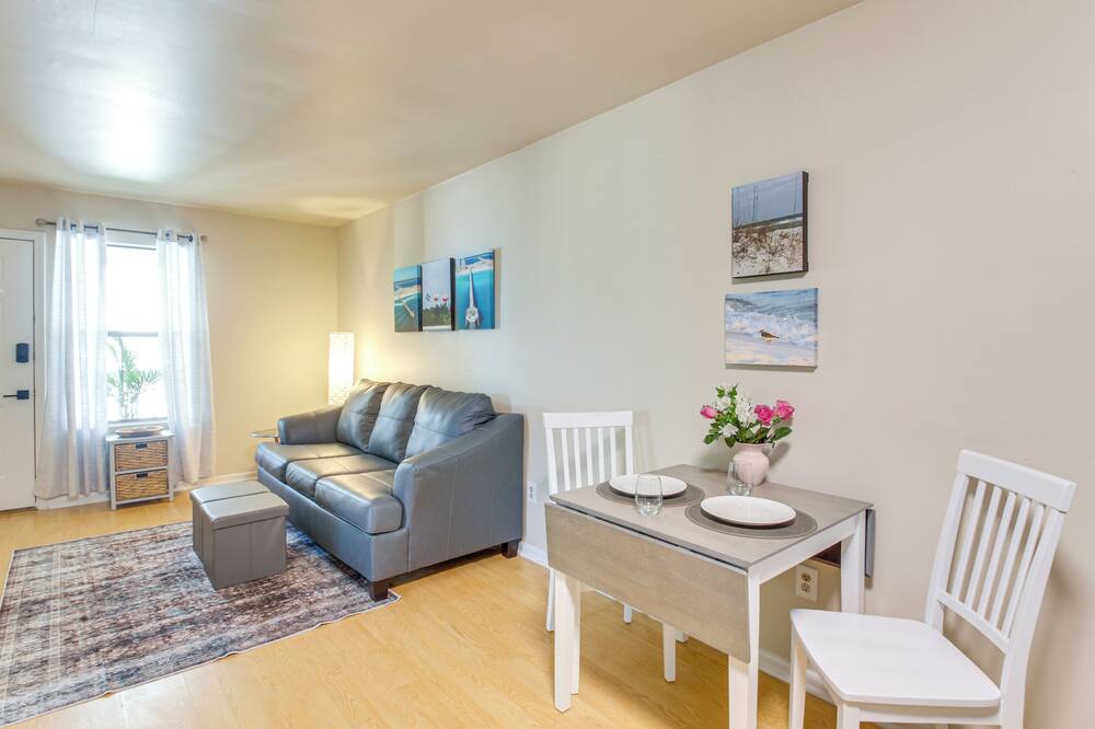 8 Mi to Beaches: Relaxing Retreat in Gulf Breeze - Brent, FL