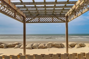 Apartment (1 Bedroom) | Interior - Steps to Sand! 3rd-floor North Topsail Beach Condo (Sneads Ferry)