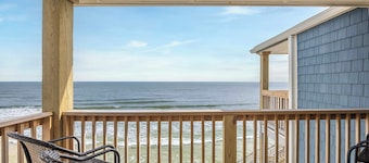 Steps to Sand! 3rd-floor North Topsail Beach Condo