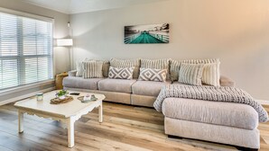 House (2 Bedrooms) | Interior - 9 Mi to College Station: Dog-friendly Home w/ Yard (Bryan)