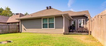 9 Mi to College Station: Dog-friendly Home w/ Yard
