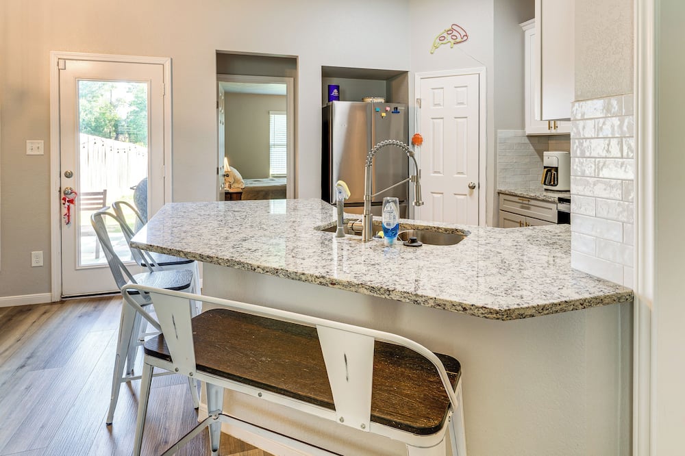 9 Mi to College Station: Dog-friendly Home w/ Yard - Wheelock, TX