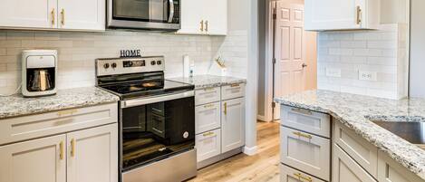 House (2 Bedrooms) | Interior