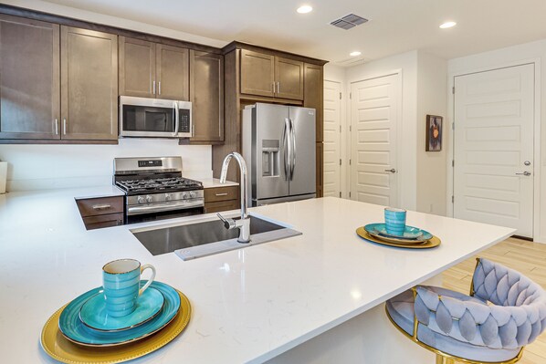 Apartment (1 Bedroom) | Interior - Lake + Mtn Views: Modern Apache Junction Getaway (Apache Junction)