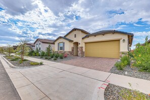 Apartment (1 Bedroom) | Interior - Lake + Mtn Views: Modern Apache Junction Getaway (Apache Junction)