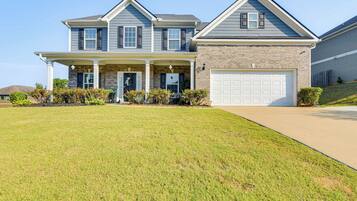 House (5 Bedrooms) | Interior