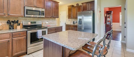 House (5 Bedrooms) | Interior