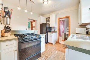 House (4 Bedrooms) | Interior