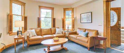 House (4 Bedrooms) | Front of property