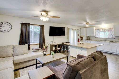 Near Lakes: Updated Family Home w/ Deck in Cushing