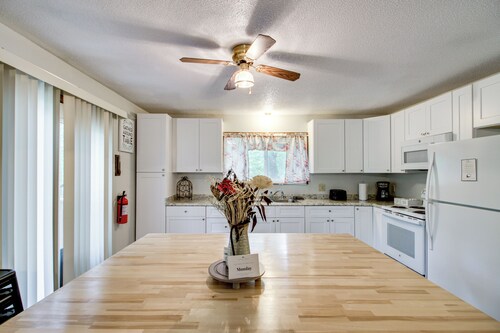 Near Lakes: Updated Family Home w/ Deck in Cushing