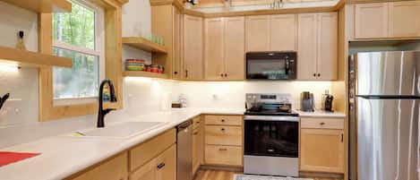 House (2 Bedrooms) | Interior