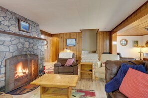 House (5 Bedrooms) | Interior