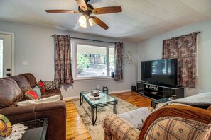 House (4 Bedrooms) | Interior - Near State Park & Spring River: Family Gem w/ Yard (Mammoth Spring)