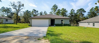 Tranquil Getaway w/ Spacious Yard in Brooksville!