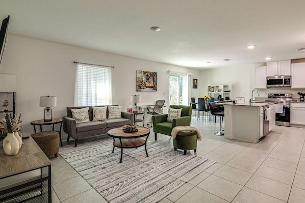 House (3 Bedrooms) | Interior