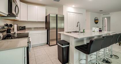 Tranquil Getaway w/ Spacious Yard in Brooksville!