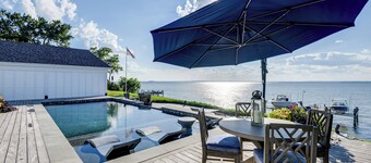 สระว่ายน้ำและวิวแม่น้ำสุดตระการตา: บ้านบน เกนต์ ไอส์แลนด์!